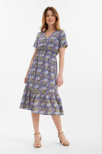 Kobieca sukienka z nadrukiem w łączkę