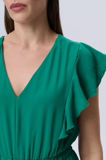 Zielona sukienka z falbaniastym wykończeniem 