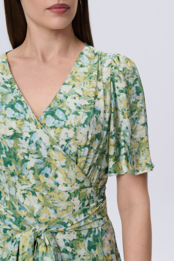 Sukienka w kwiaty z wiązanym paskiem Sukienka w kwiaty z wiązanym paskiem