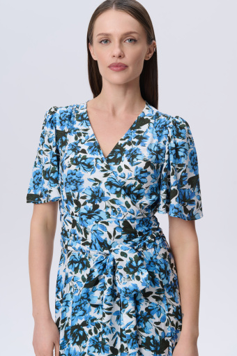 Kobieca sukienka w kwiaty