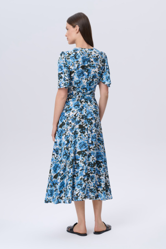 Kobieca sukienka w kwiaty