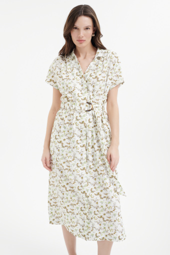 Jasna sukienka w rustykalne kwiaty 