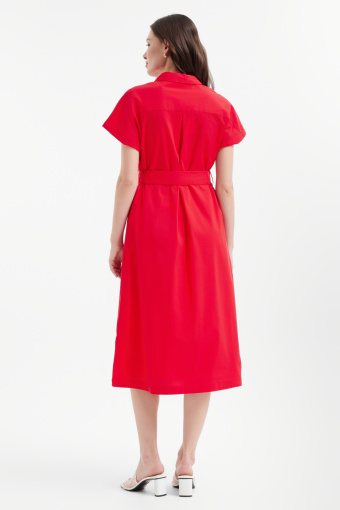 Czerwona rozkloszowana sukienka midi