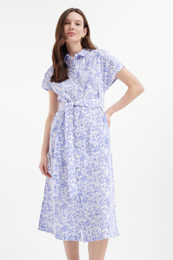 Stylowa sukienka z jasnoniebieskim printem Stylowa sukienka z jasnoniebieskim printem