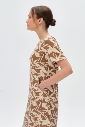 Brązowa sukienka z nadrukiem w kremowe kwiaty