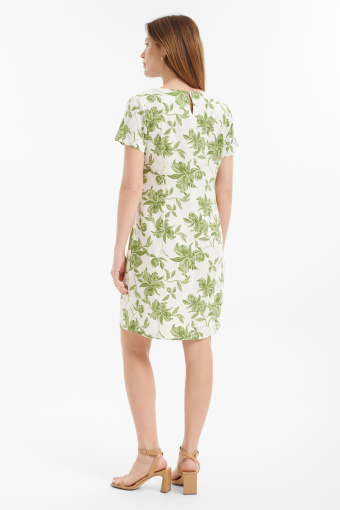 Biała casualowa sukienka w roślinny wzór Biała casualowa sukienka w roślinny wzór