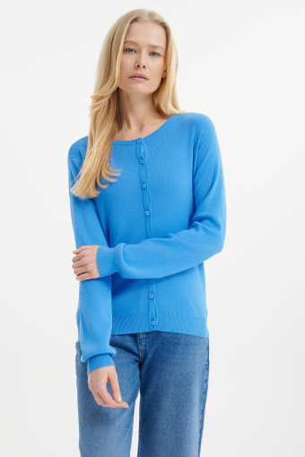 Niebieski kardigan zapinany na guziki 