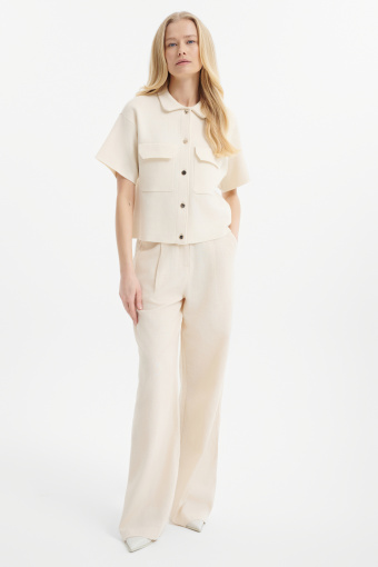 Kremowy kardigan z krótkim rękawem 