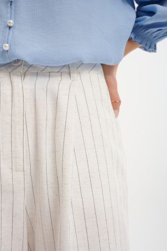 Bawełniano-lniane szorty do kolan 