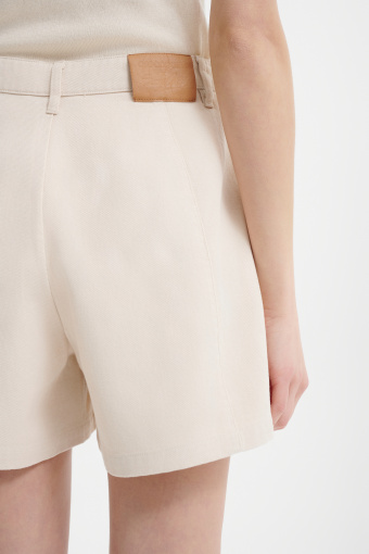 Kremowe bawełniane szorty