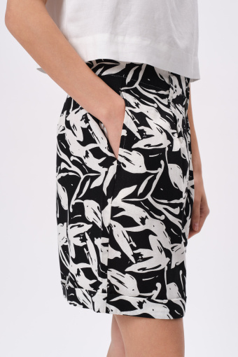 Czarno-białe szorty wiskozowo-lniane 
