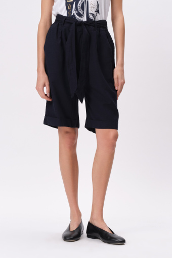 Luźne granatowe szorty