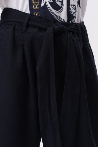 Luźne granatowe szorty