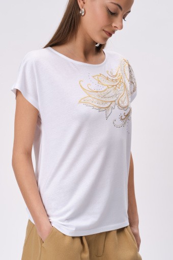 Biały top z efektownym nadrukiem