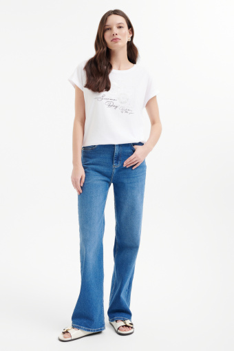 Biały top z delikatnym nadrukiem 