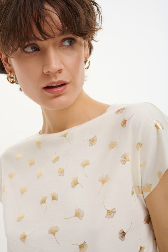 Top z subtelnym nadrukiem Top z subtelnym nadrukiem