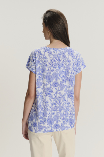 Biały top w błękitne kwiaty
