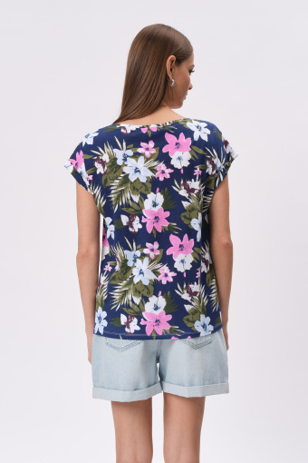 Granatowy top w barwne kwiaty