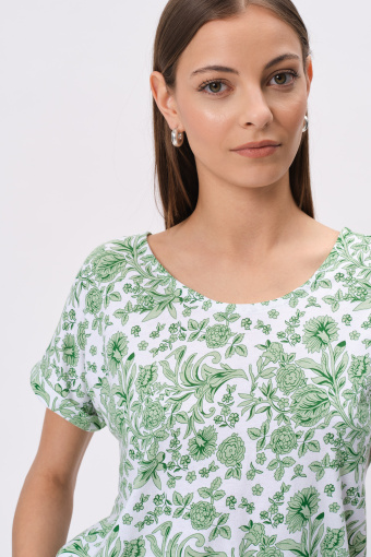 Top z zielonymi kwiatami 