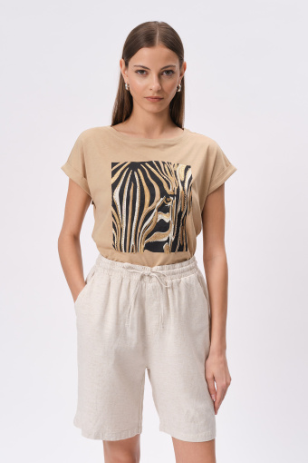 Jasnobeżowy top z grafiką animal