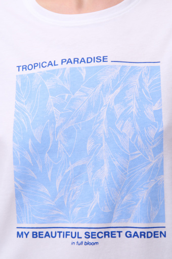 Luźny biały top z błękitnym nadrukiem