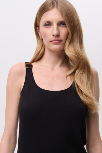 Czarny top na ramiączkach  Czarny top na ramiączkach