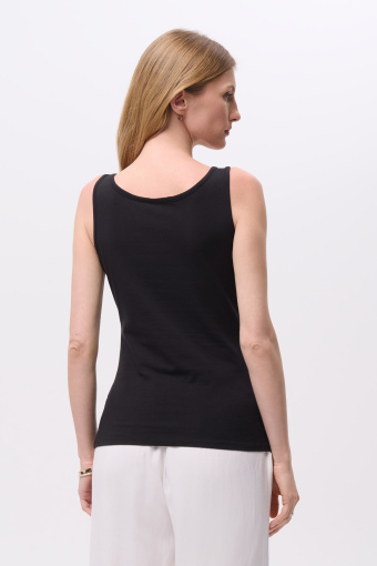 Basicowy czarny top na ramiączkach  Basicowy czarny top na ramiączkach
