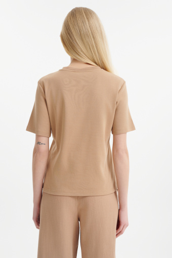 Komfortowy beżowy top  Komfortowy beżowy top