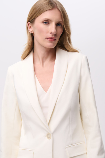 Marynarka garniturowa w białym kolorze 