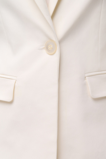Marynarka garniturowa w białym kolorze 