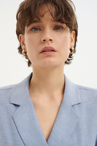 Dwurzędowy żakiet w błękitnym kolorze 