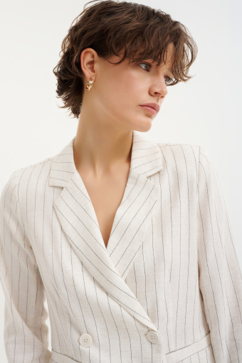 Dwurzędowy żakiet w paski 