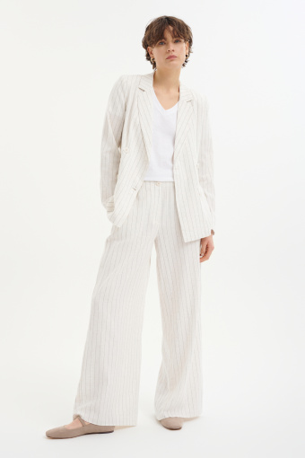 Dwurzędowy żakiet w paski 