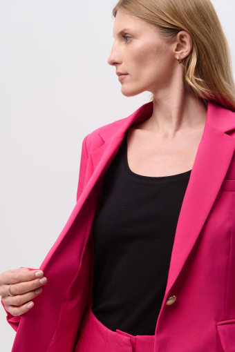 Żakiet w intensywnie różowym kolorze  Żakiet w intensywnie różowym kolorze