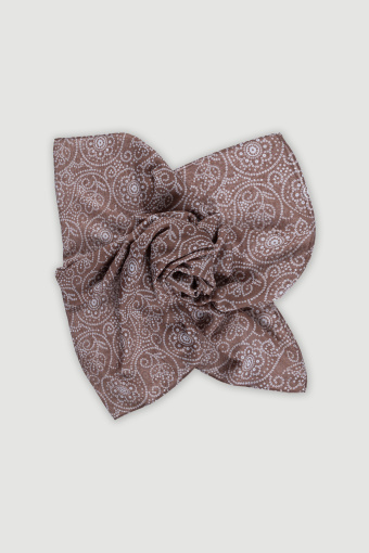 Beżowa apaszka z efektownym wzorem