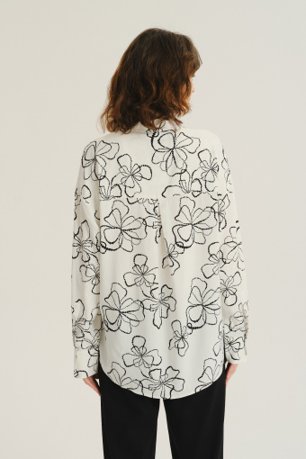 Biała koszula w minimalistyczne kwiaty