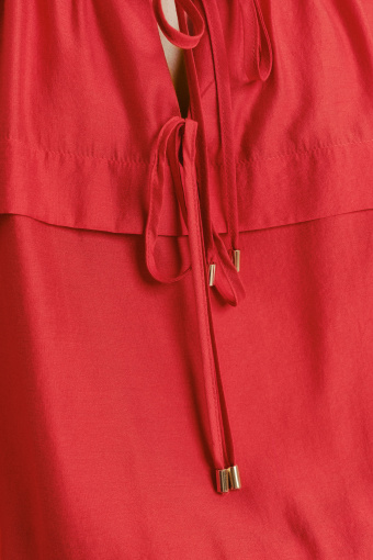 Czerwona bluzka z dodatkiem wiskozy