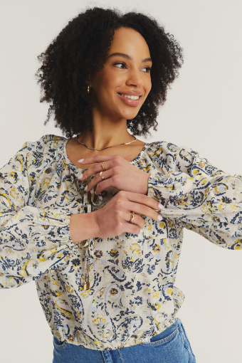 Kremowa bluzka z nadrukiem paisley