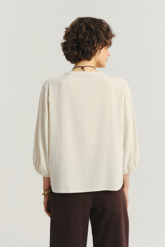 Jasnobeżowa bluzka z mieszanki wiskozy z lnem