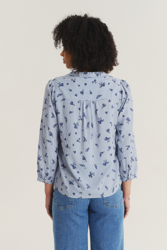 Wiskozowa bluzka w drobne paski błękitno-biała