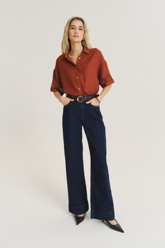 Luźna bluzka koszulowa z ażurowymi wstawkami