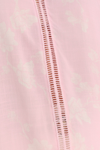 Jasnoróżowa bluzka z rękawami typu motylki