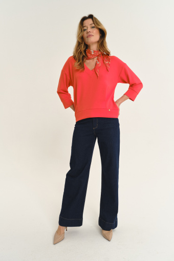 Basicowa bluza w koralowym odcieniu czerwieni