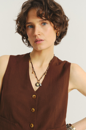 Klasyczna brązowa kamizelka