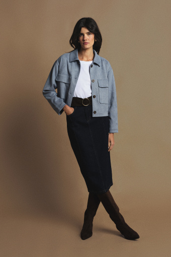 Krótka niebieska kurtka na guziki