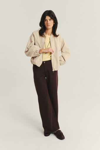 Lekka kremowa kurtka typu bomber