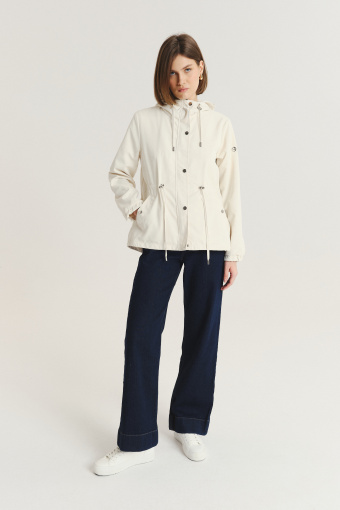 Krótka kremowa parka