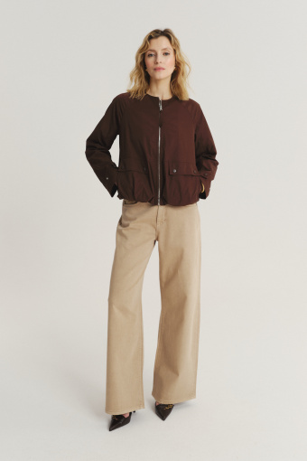 Czekoladowa kurtka typu bomber