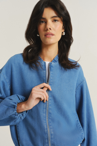 Jeansowa lekka kurtka typu bomber