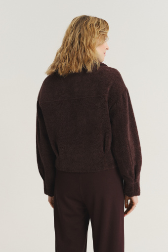 Krótka kurtka na guziki w kolorze czekoladowym